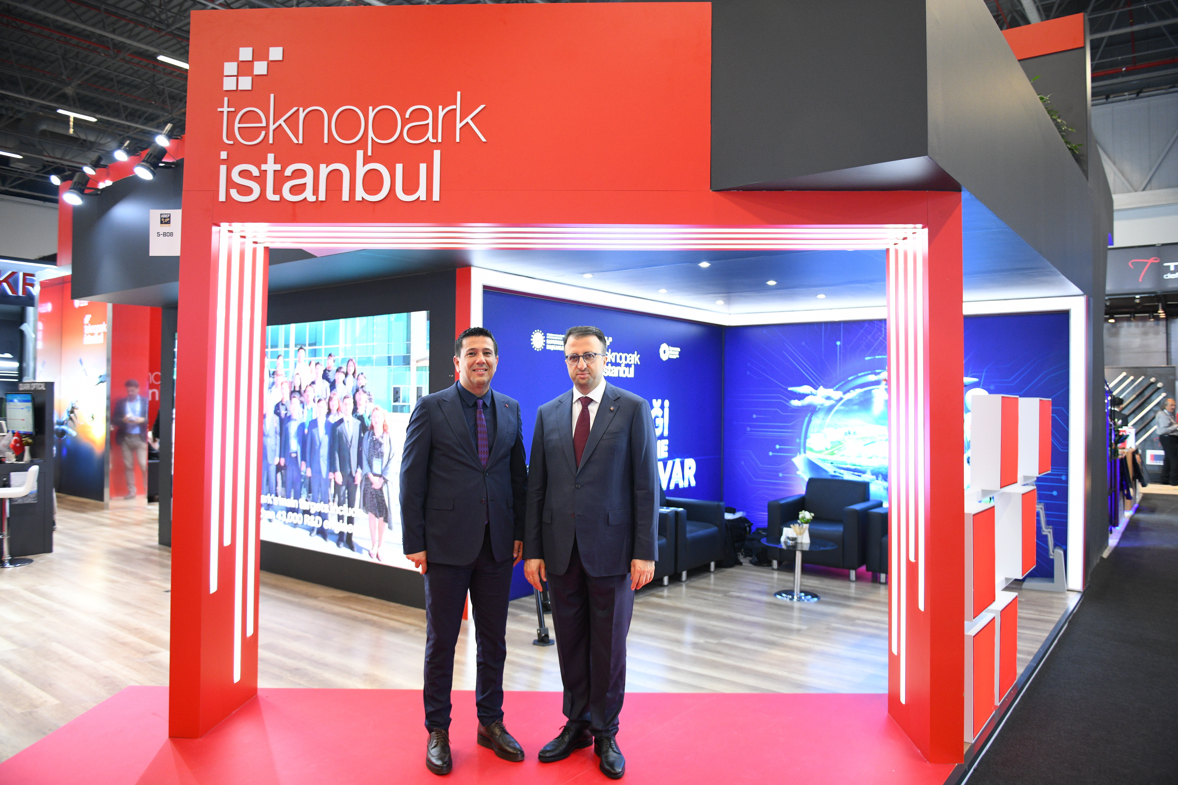 ASELSAN General Manager Mr. Ahmet Akyol visited the Teknopark Istanbul stand and met with our General Manager Prof. Dr. Abdurrahman Akyol.